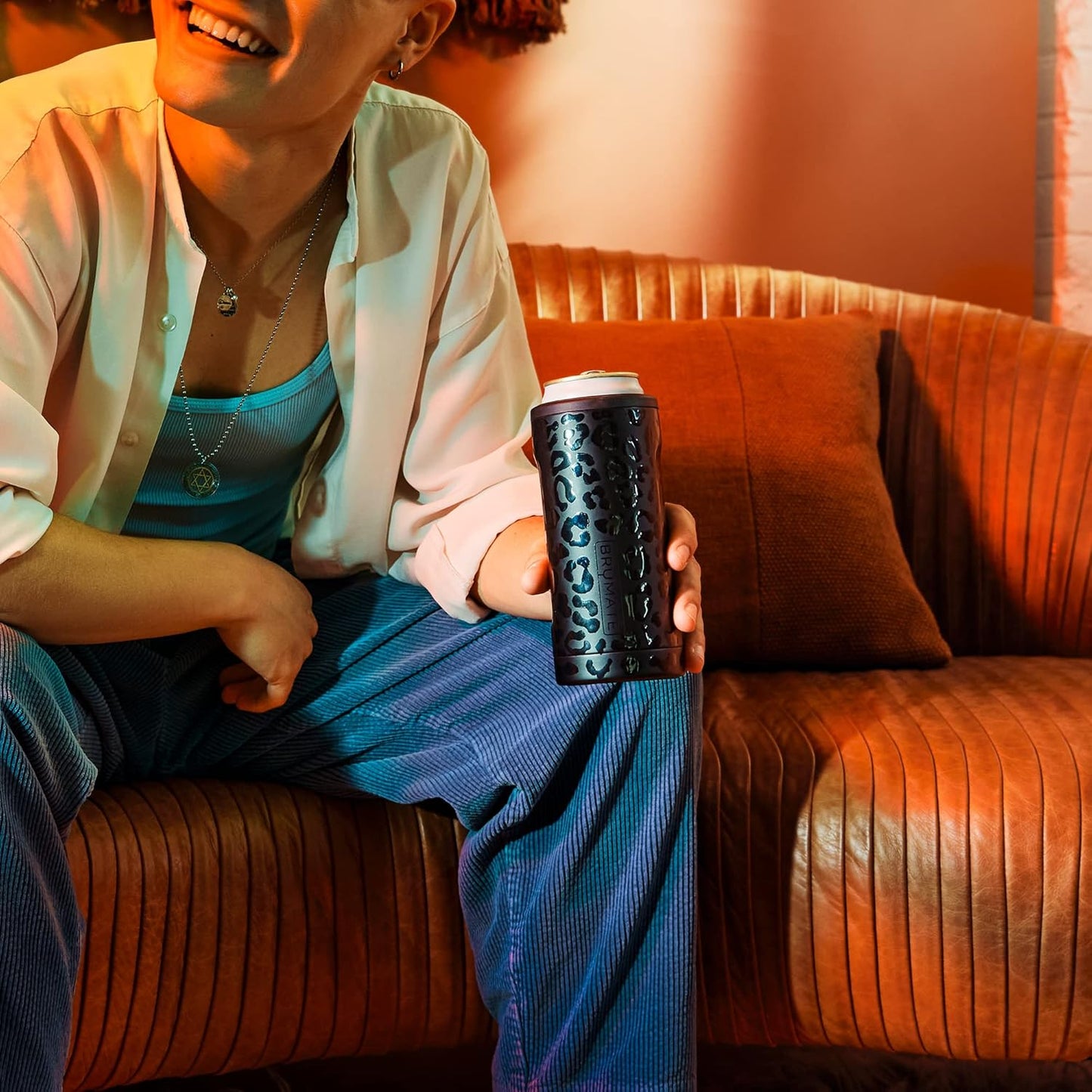 Brümate -Slim Can Cooler de 12oz. / Tornasol