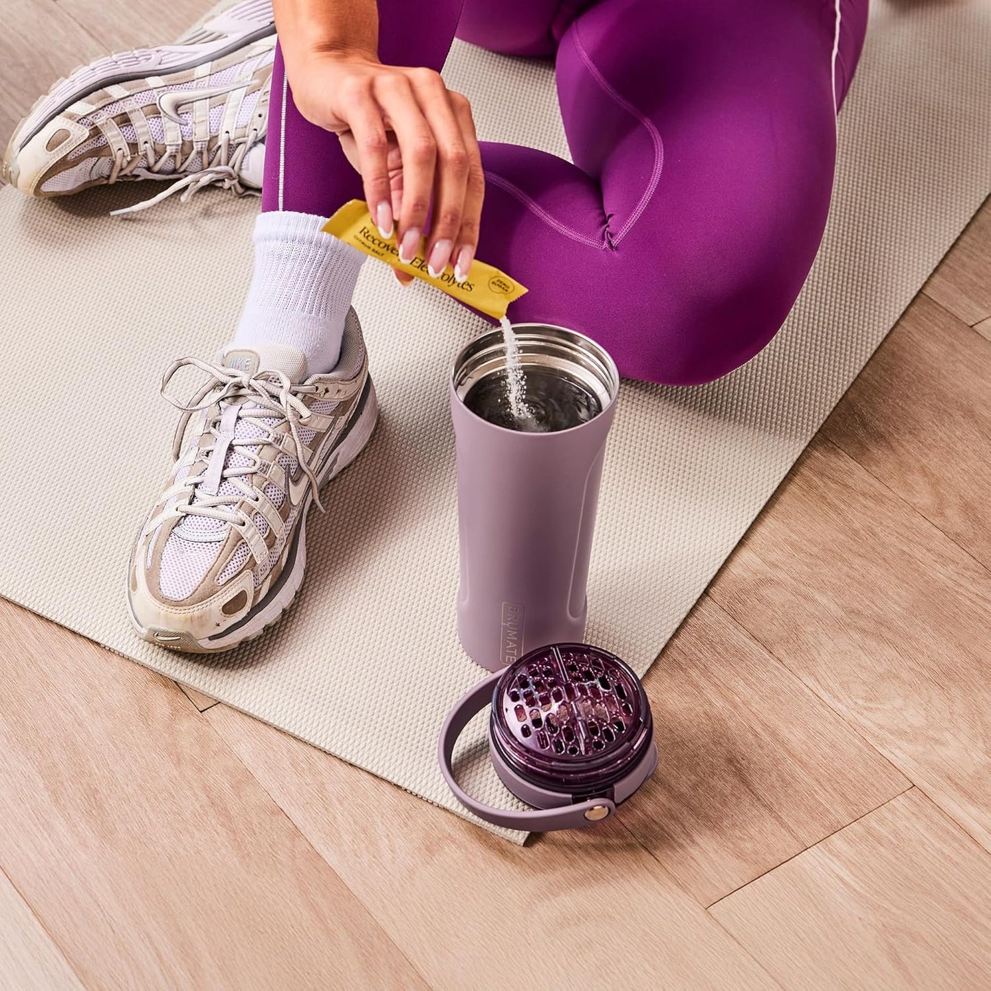 Brümate - Multishaker de 25 oz. / Clavellina